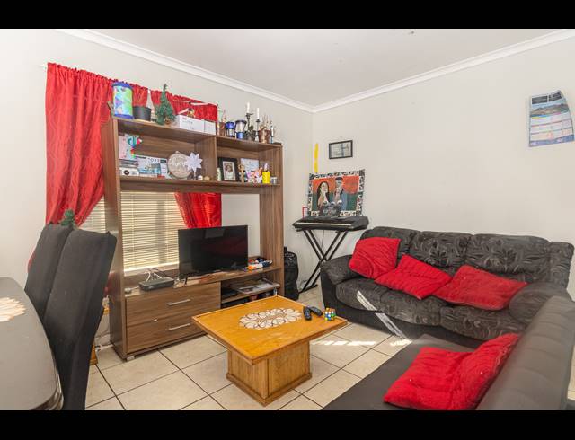 3 BEDROOM FREEHOLD FOR SALE IN MELKBOSSTRAND CENTRAL